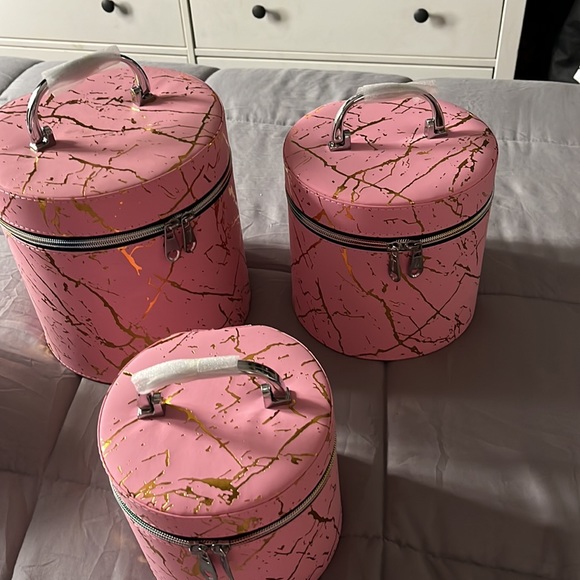 New set 3 box cosmetic with their mirror